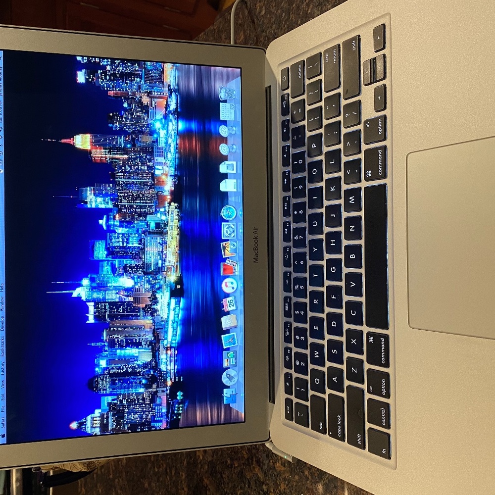 Macbook 13 inch 2012 version